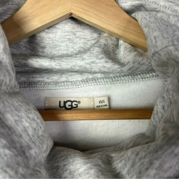 UGG Light Seal Heather Gray Funnel Neck Sweatshirt XS/S - Picture 5 of 5